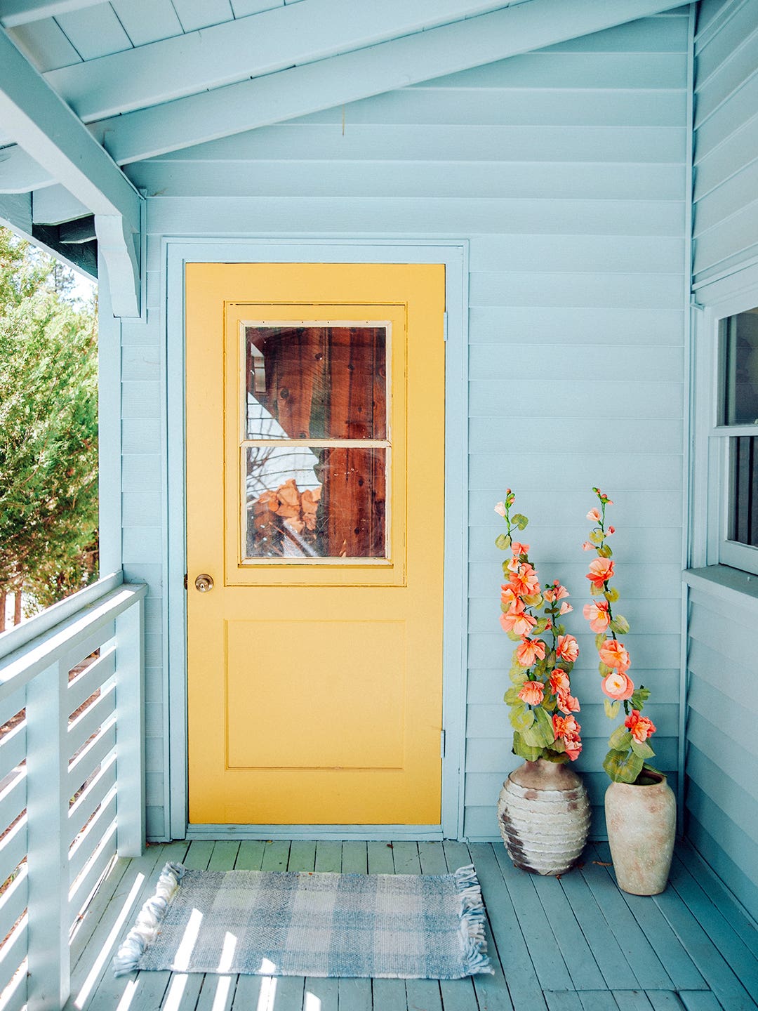 A Plaid Backsplash and Ruby Red Mudroom Make This California Cabin Fairy Tale–Worthy