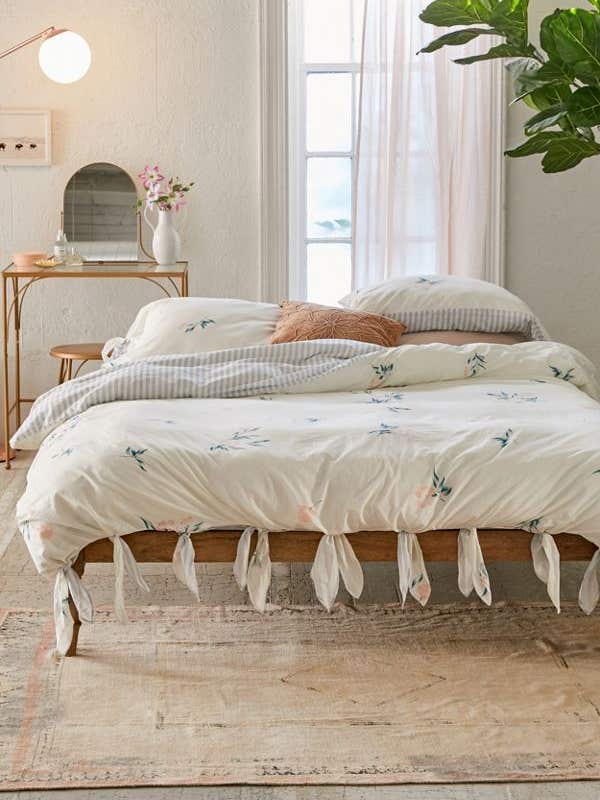 Every Bedroom Accessory to Steal From UO’s Flash Sale—for Under $30